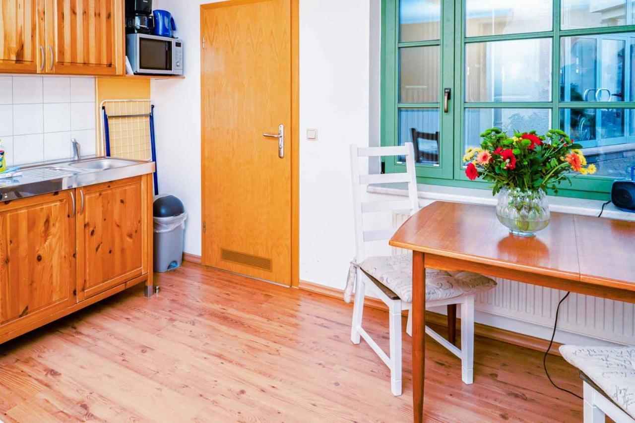 Apartmenthaus Chrischanshof Rostock Exterior foto
