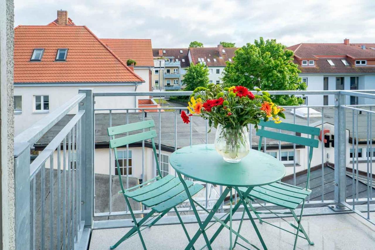 Apartmenthaus Chrischanshof Rostock Exterior foto